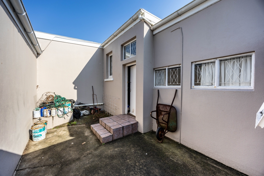 4 Bedroom Property for Sale in Southernwood Eastern Cape
